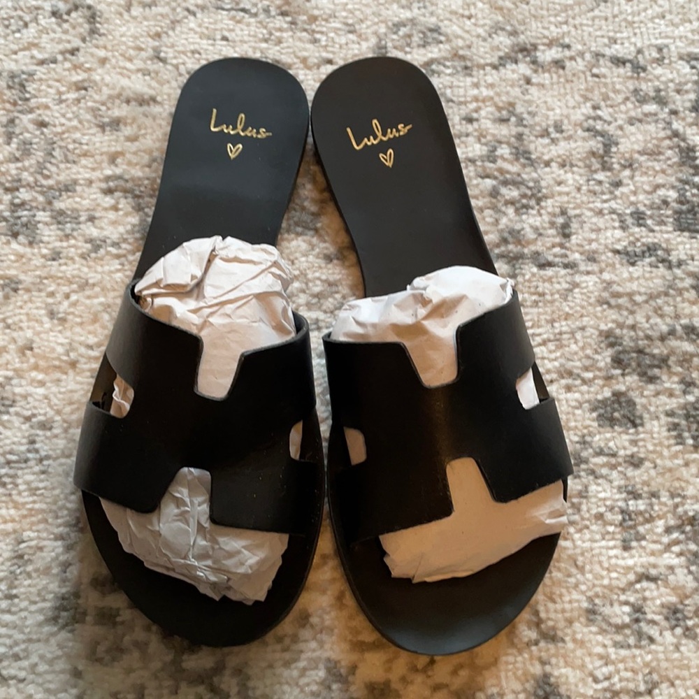 Lulu’s Black Sandals SZ 8.5 NEW